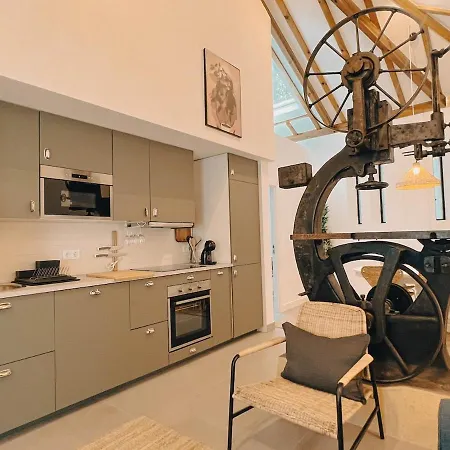 My Fair - Unique Rustic Near Principe Real * Lisbon