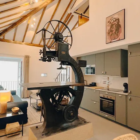 My Fair - Unique Rustic Near Principe Real Apartment Lisbon