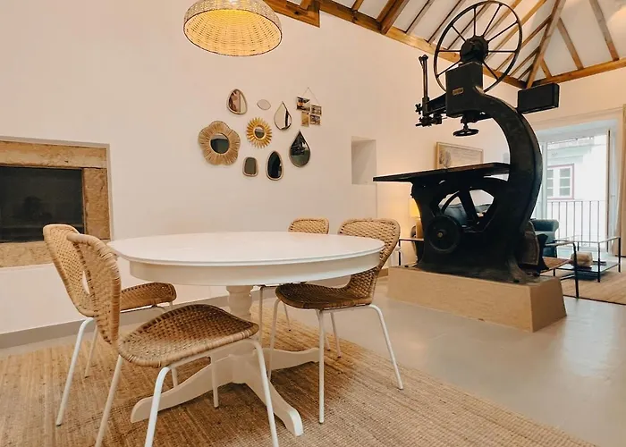 Apartament My Fair - Unique Rustic Near Principe Real *