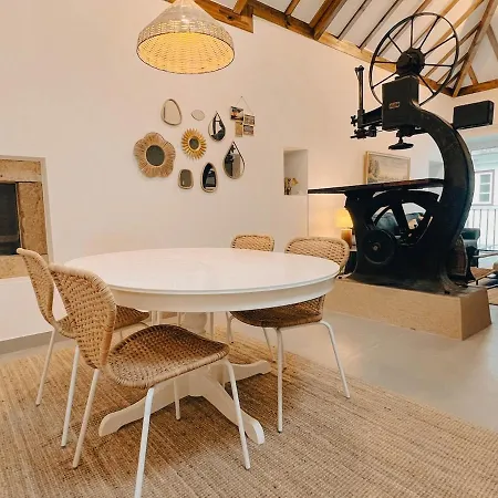 Apartment My Fair - Unique Rustic Near Principe Real Lisbon